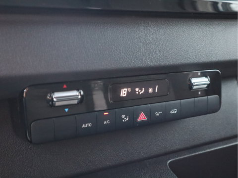 Mercedes-Benz Sprinter 319 CDI 3.0 V6 Euro 6 Automaat L2H2 - 3,5t KG Trekhaak - MBUX - LED