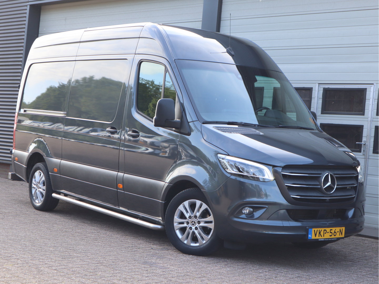 Mercedes-Benz Sprinter 319 CDI 3.0 V6 Euro 6 Automaat L2H2 - 3,5t KG Trekhaak - MBUX - LED