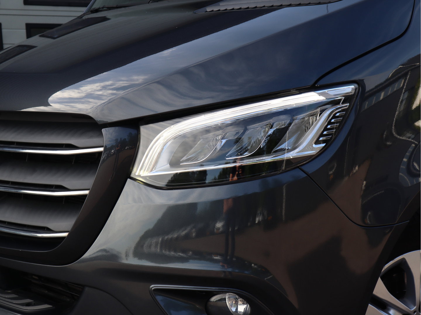 Mercedes-Benz Sprinter 319 CDI 3.0 V6 Euro 6 Automaat L2H2 - 3,5t KG Trekhaak - MBUX - LED