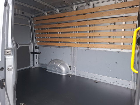 Volkswagen Crafter 35 2.0 TDI L3H3 Comfortline AIRCO / CRUISE CONTROLE / TREKHAAK / 3 ZITS / NAVI / CARPLAY