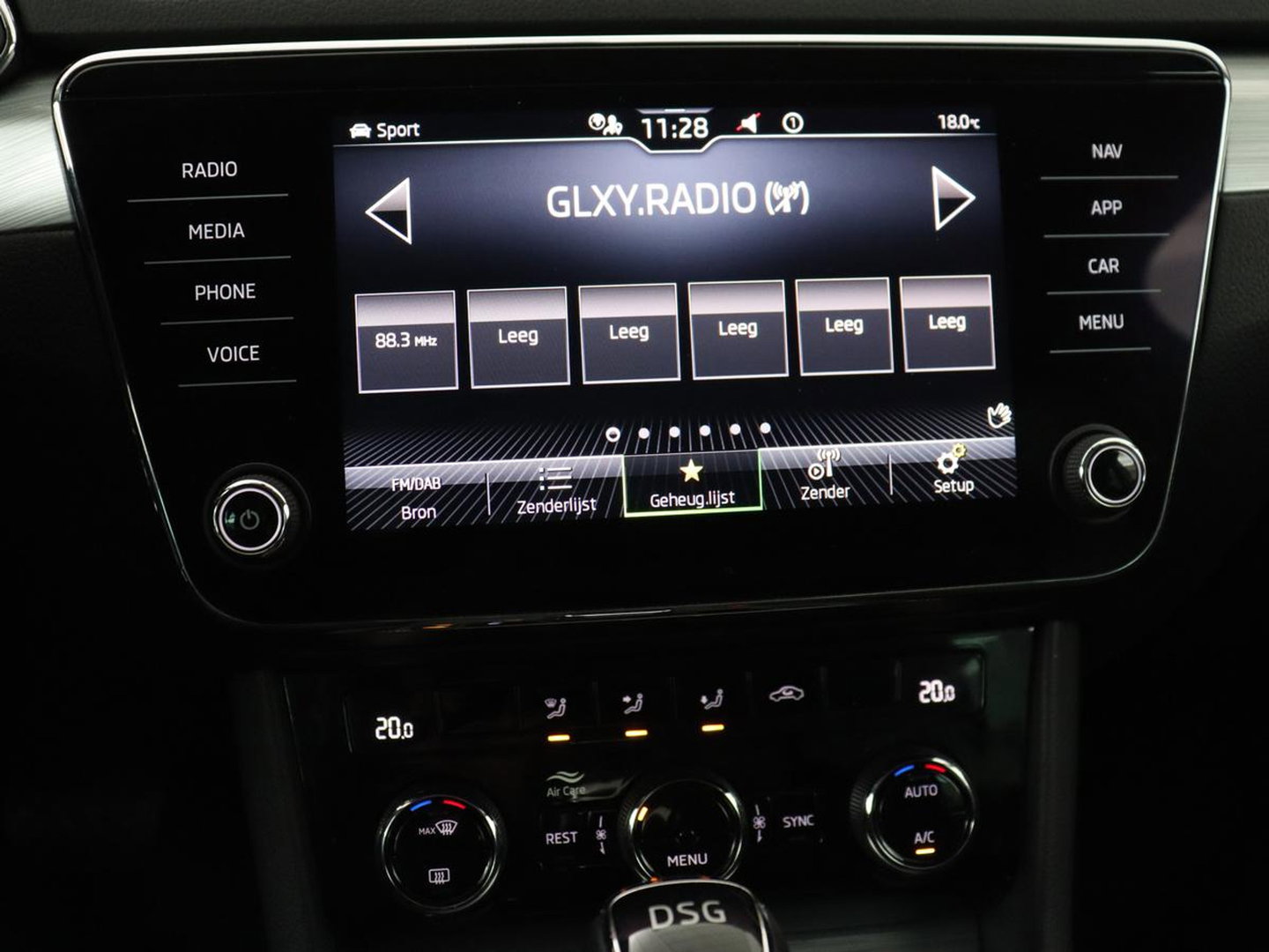 Škoda Superb 1.4 TSI iV Business Edition | SOH 87,2% | Camera | Carplay | Full LED | Digital Cockpit | Navigatie | Climate control | Cruise control | Bluetooth | Parkeerhulp | PHEV | Plug In