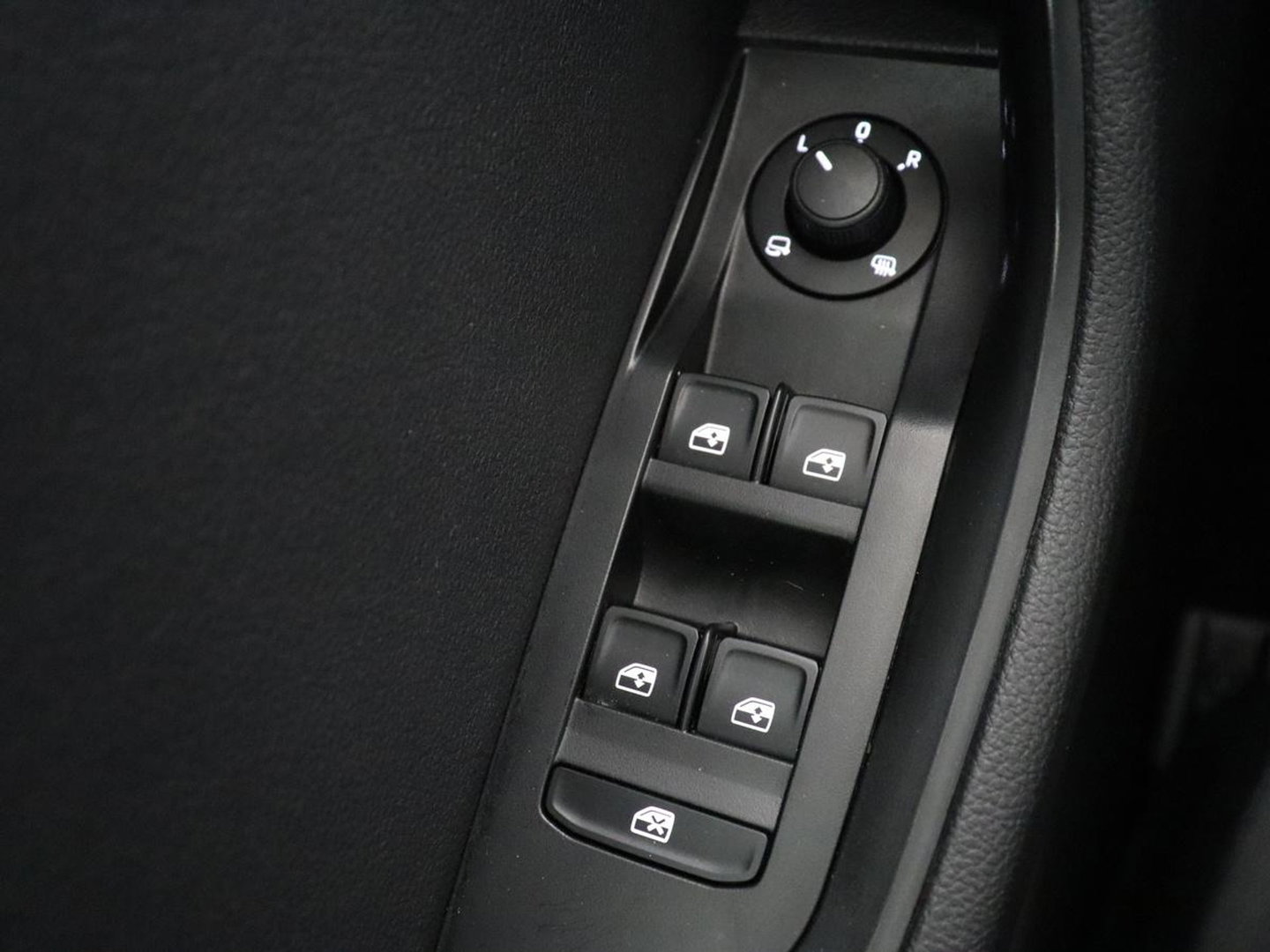 Škoda Superb 1.4 TSI iV Business Edition | SOH 87,2% | Camera | Carplay | Full LED | Digital Cockpit | Navigatie | Climate control | Cruise control | Bluetooth | Parkeerhulp | PHEV | Plug In