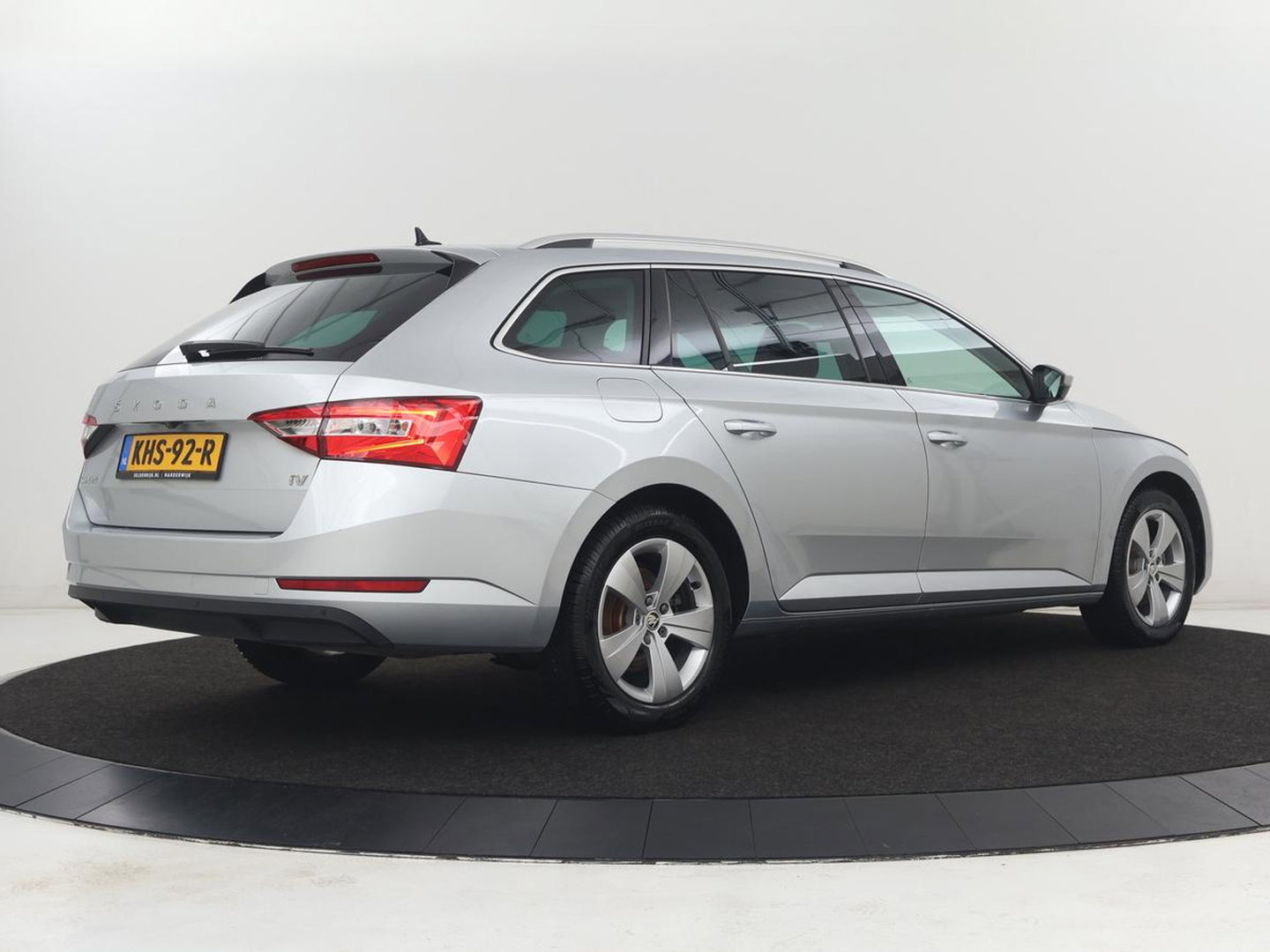 Škoda Superb 1.4 TSI iV Business Edition | SOH 87,2% | Camera | Carplay | Full LED | Digital Cockpit | Navigatie | Climate control | Cruise control | Bluetooth | Parkeerhulp | PHEV | Plug In