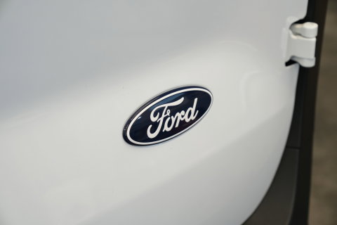 Ford E-Transit Cour. Limited 54 kWh PDC ACC Climate Carplay