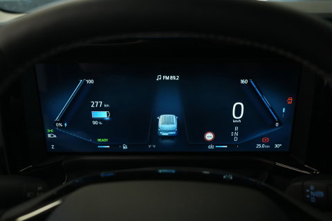 Ford E-Transit Cour. Limited 54 kWh PDC ACC Climate Carplay