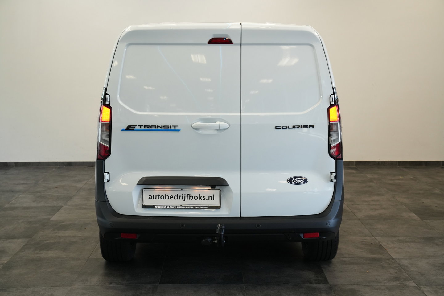 Ford E-Transit Cour. Limited 54 kWh PDC ACC Climate Carplay