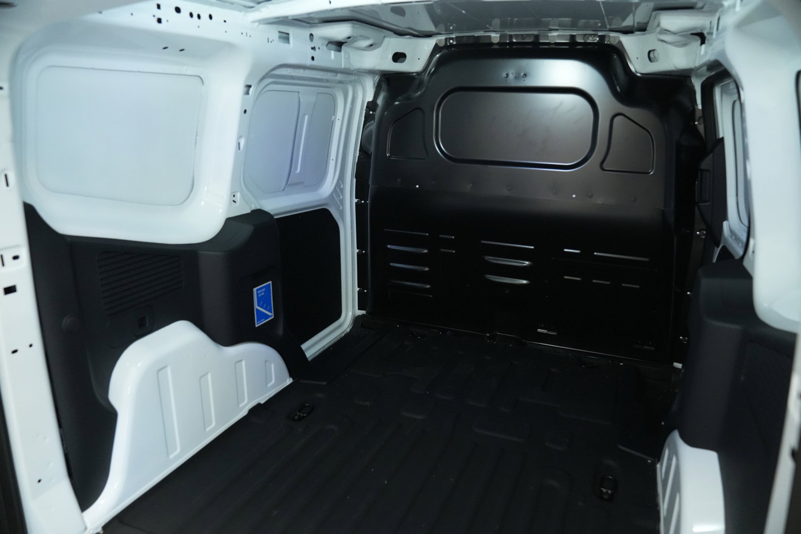 Ford E-Transit Cour. Limited 54 kWh PDC ACC Climate Carplay