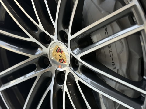 Porsche Cayenne 4.0 Turbo V8 549PK Sport Design / Carbon / PDLS+ / Keramische re