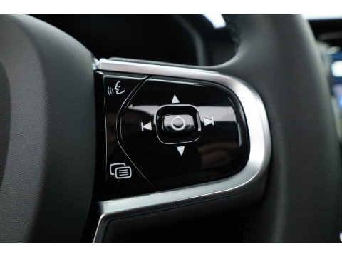 Volvo S90 2.0 T8 AWD Plus Dark | Luchtvering | Pano | Blis | ACC | Elek. stoel+mem. | Stuur- & 4x stoelverw. | H&K | 20" |