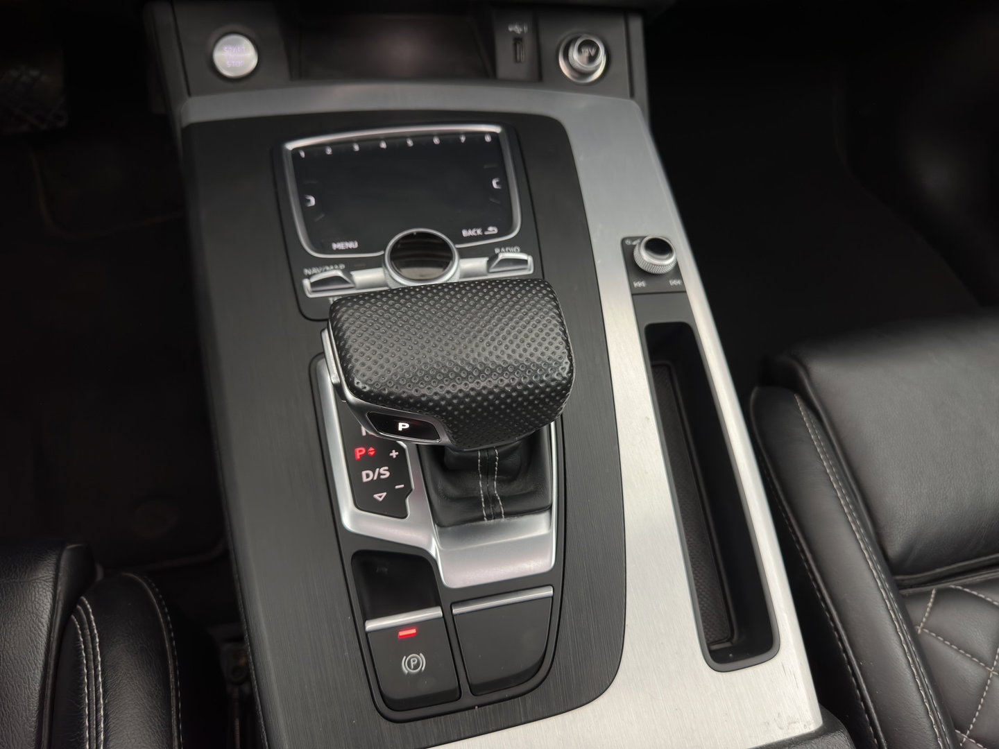 Audi Q5 55 TFSI S-Line Competition Quattro (Plug-In) Aut. *PANO | LEATHER | FULL-LED | HEATED-SPORTSEATS | KEYLESS | CAMERA | NAVI-FULLMAP | PRIVACY-GLASS | DIGI-COCKPIT | CRUISE-ADPAPTIVE | DAB | 21"ALU*