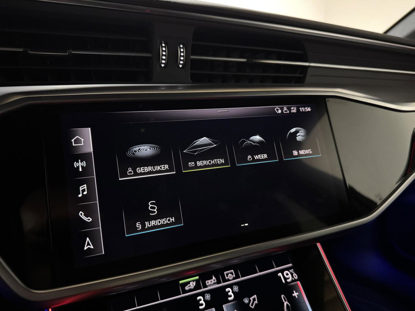 Audi A6 Limousine 55 TFSIe Quattro Competition Pano Leer Sfeer