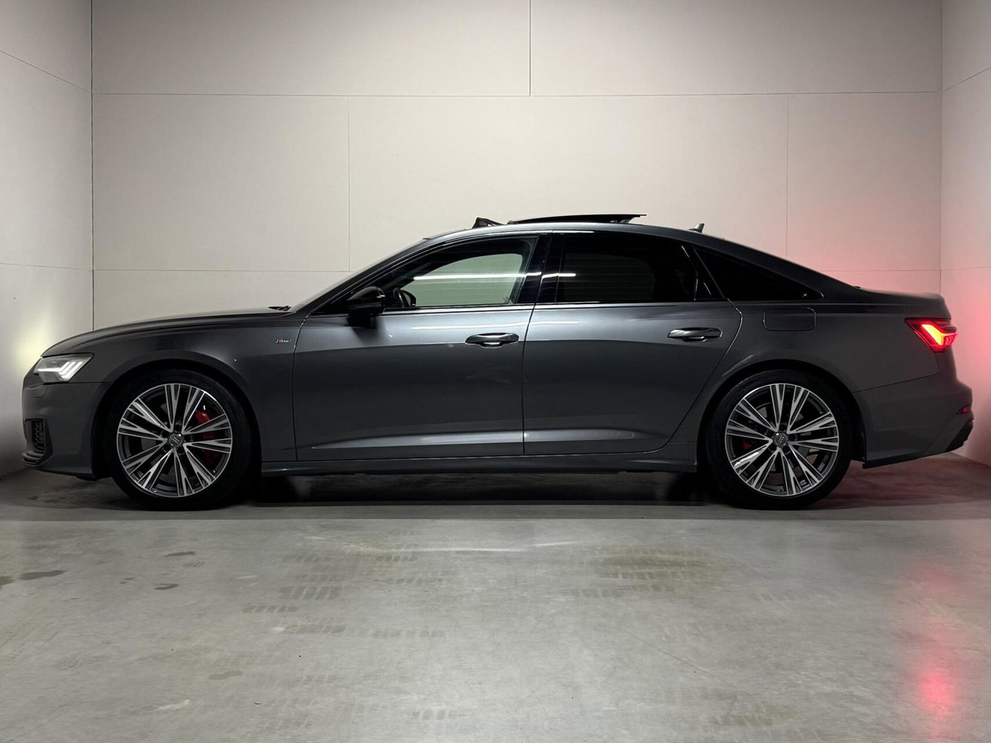 Audi A6 Limousine 55 TFSIe Quattro Competition Pano Leer Sfeer