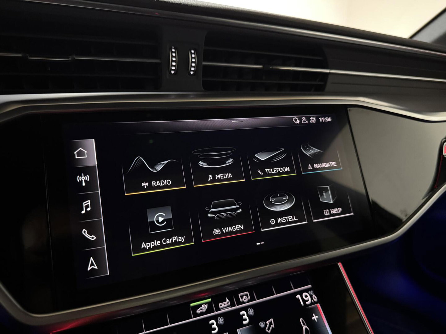 Audi A6 Limousine 55 TFSIe Quattro Competition Pano Leer Sfeer