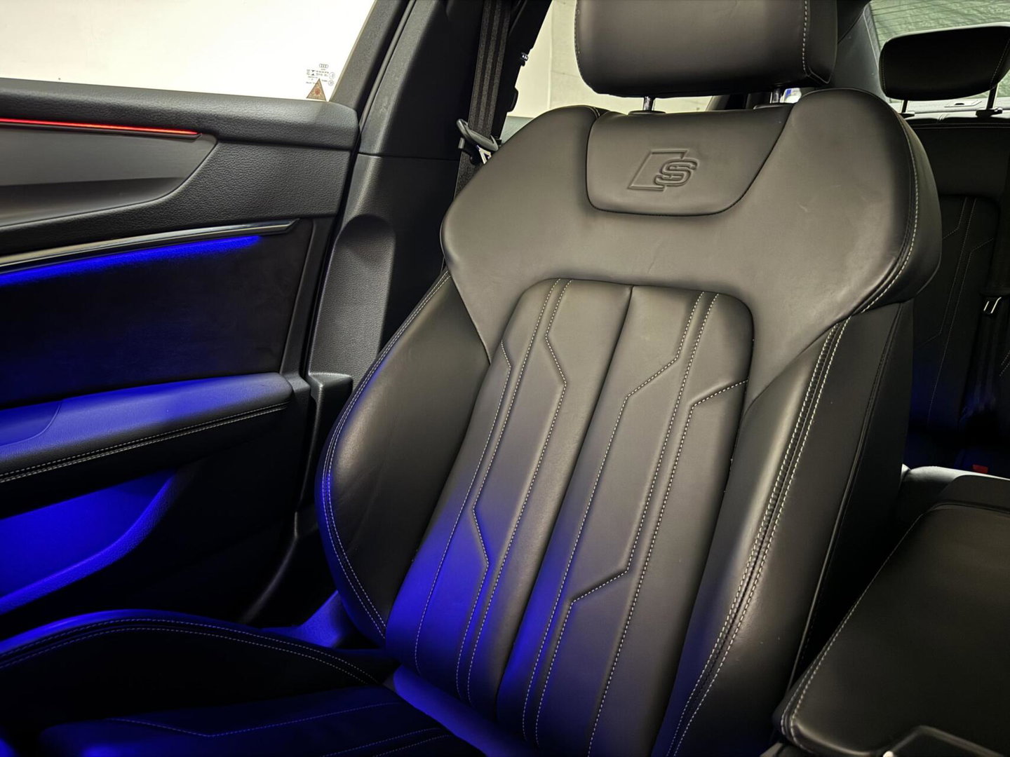 Audi A6 Limousine 55 TFSIe Quattro Competition Pano Leer Sfeer