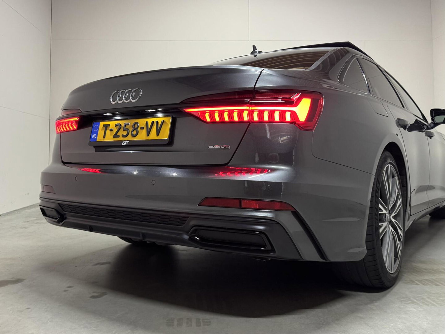 Audi A6 Limousine 55 TFSIe Quattro Competition Pano Leer Sfeer