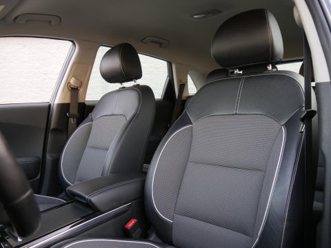 Kia e-Niro 64kWh DYNAMICLINE/ NL AUTO 1STE EIGENAAR/ SOH 100%