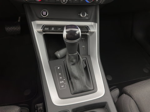 Audi Q3 Sportback 45 TFSI e Advanced Edition (Plug-in) (INCL.BTW) Aut. *FULL-LED | HEATED-SPORTSEATS | DIGI-COCKPIT | DAB+ | KEYLESS | NAVI-FULLMAP | PRIVACY-GLASS | BLINDSPOT | SHIFT-PADDLES | ECC | PDC | 19''ALU | TOWBAR*