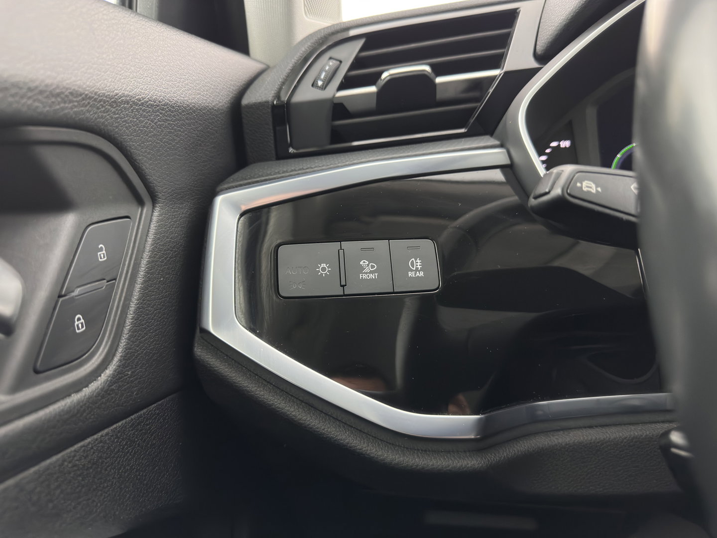 Audi Q3 Sportback 45 TFSI e Advanced Edition (Plug-in) (INCL.BTW) Aut. *FULL-LED | HEATED-SPORTSEATS | DIGI-COCKPIT | DAB+ | KEYLESS | NAVI-FULLMAP | PRIVACY-GLASS | BLINDSPOT | SHIFT-PADDLES | ECC | PDC | 19''ALU | TOWBAR*