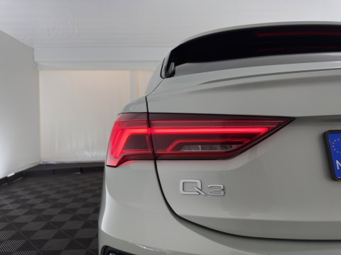 Audi Q3 Sportback 45 TFSI e Advanced Edition (Plug-in) (INCL.BTW) Aut. *FULL-LED | HEATED-SPORTSEATS | DIGI-COCKPIT | DAB+ | KEYLESS | NAVI-FULLMAP | PRIVACY-GLASS | BLINDSPOT | SHIFT-PADDLES | ECC | PDC | 19''ALU | TOWBAR*