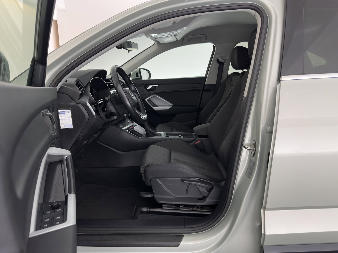 Audi Q3 Sportback 45 TFSI e Advanced Edition (Plug-in) (INCL.BTW) Aut. *FULL-LED | HEATED-SPORTSEATS | DIGI-COCKPIT | DAB+ | KEYLESS | NAVI-FULLMAP | PRIVACY-GLASS | BLINDSPOT | SHIFT-PADDLES | ECC | PDC | 19''ALU | TOWBAR*
