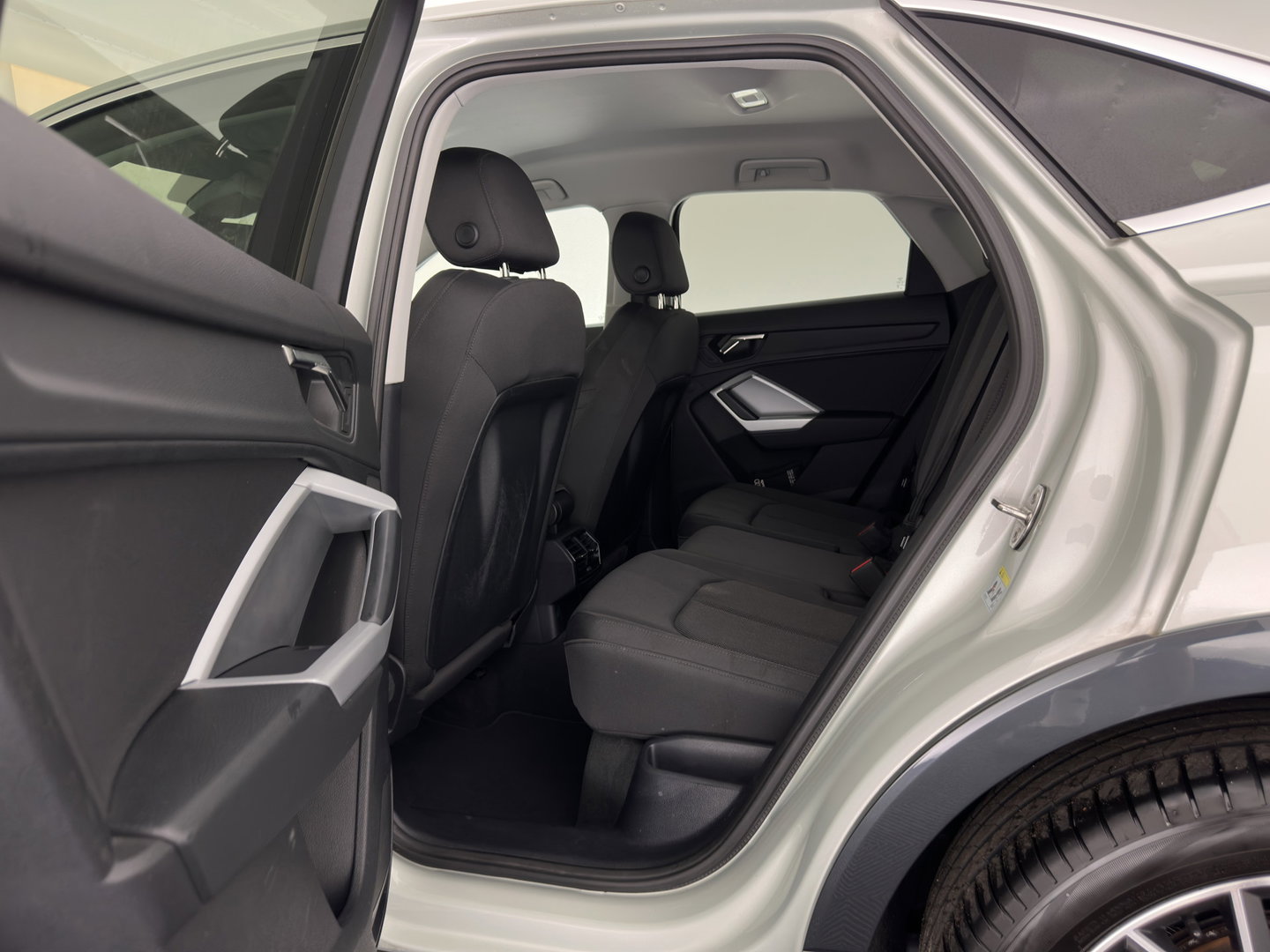 Audi Q3 Sportback 45 TFSI e Advanced Edition (Plug-in) (INCL.BTW) Aut. *FULL-LED | HEATED-SPORTSEATS | DIGI-COCKPIT | DAB+ | KEYLESS | NAVI-FULLMAP | PRIVACY-GLASS | BLINDSPOT | SHIFT-PADDLES | ECC | PDC | 19''ALU | TOWBAR*
