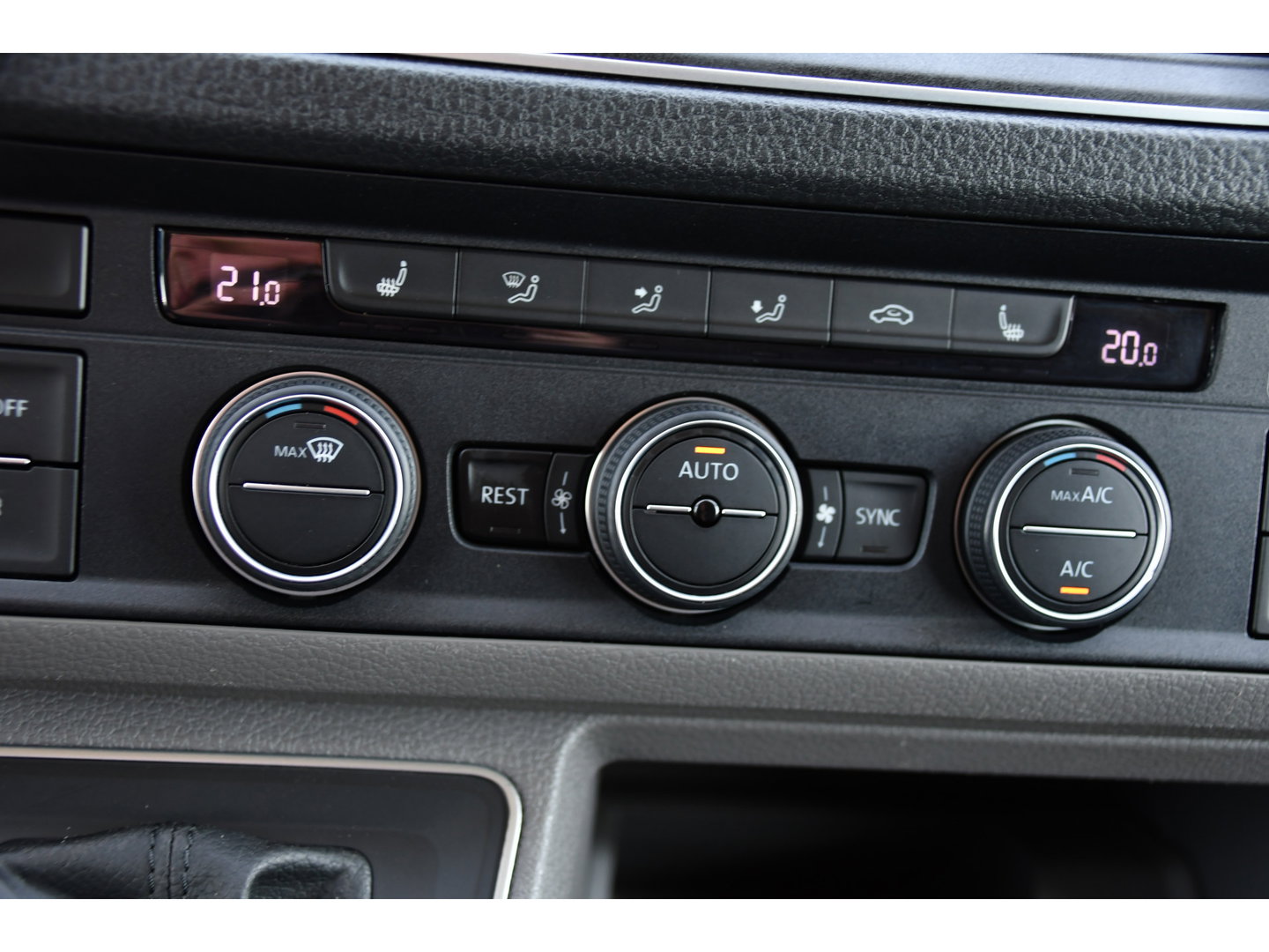 MAN TGE 3.180 35 2.0 L3H2 Black Edition FULL Options! Adaptieve Cruise, Camera, Carplay, 2 x Schuifdeur, LED, Clima, Stoelverarming, Multimedia, Stuurverwarming, Uniek!