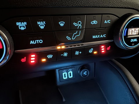 Ford Kuga 2.5 FHEV Vignale 4x4 Pano B&O HUD Leer Trekh. Winterpakket