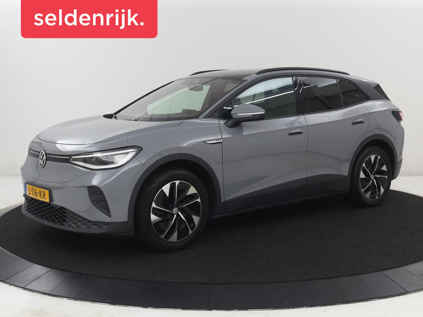 Volkswagen ID.4 Tech 77 kWh | SOH 92,2% | Panorama | 360 Camera | Head up | Virtual cockpit | Sfeerverlichting | Stoel/Stuurverwarming | Adaptive cruise | Carplay | Traffic assist | Climate control | Half leder/velours