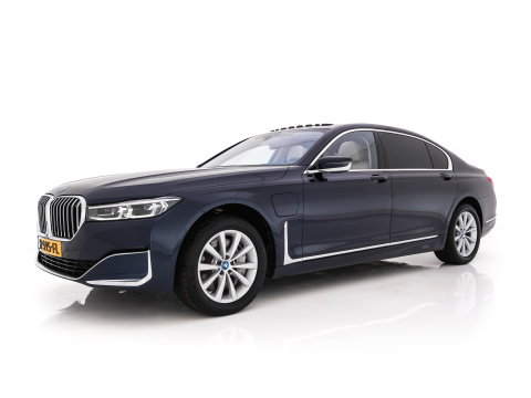 BMW 7 Serie 745Le (Plug-in) (INCL-BTW) *PANO | LEATHER | FULL-LED | HEAD-UP | BLINDSPOT | MEMORY-PACK | DIGI-COCKPIT | KEYLESS | DAB+ | CAMERA | HEATED-COMFORTSEATS | AMBIENTLIGHT | CARPLAY | SHIFTPADDLES | 18''ALU*