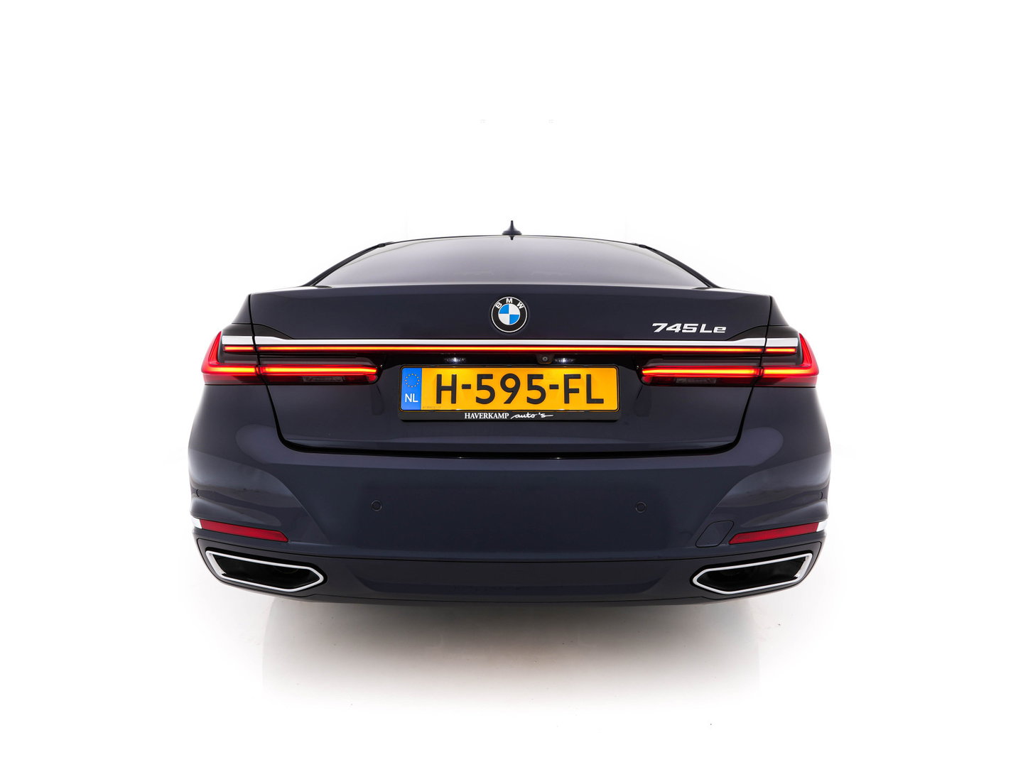 BMW 7 Serie 745Le (Plug-in) (INCL-BTW) *PANO | LEATHER | FULL-LED | HEAD-UP | BLINDSPOT | MEMORY-PACK | DIGI-COCKPIT | KEYLESS | DAB+ | CAMERA | HEATED-COMFORTSEATS | AMBIENTLIGHT | CARPLAY | SHIFTPADDLES | 18''ALU*