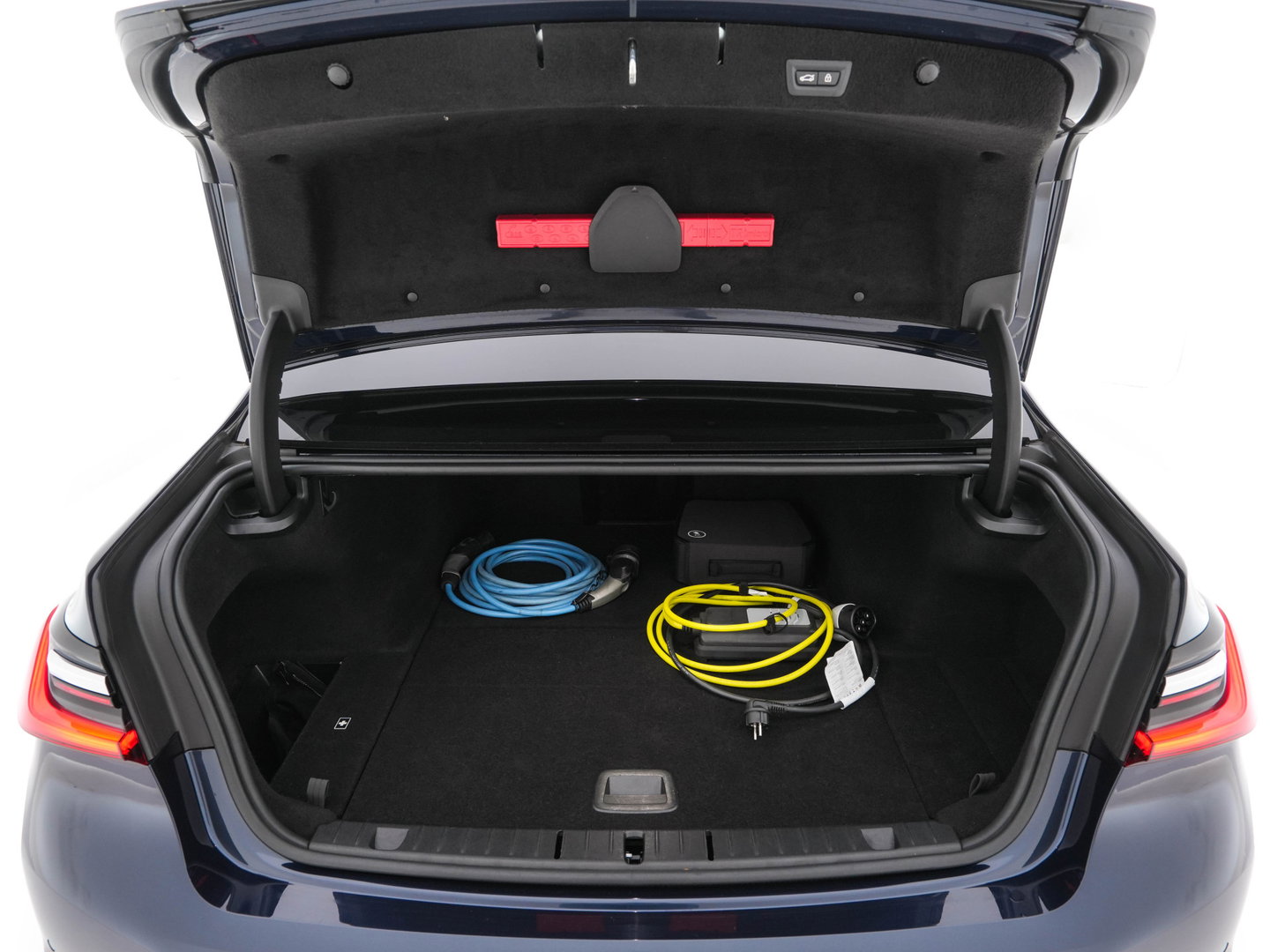 BMW 7 Serie 745Le (Plug-in) (INCL-BTW) *PANO | LEATHER | FULL-LED | HEAD-UP | BLINDSPOT | MEMORY-PACK | DIGI-COCKPIT | KEYLESS | DAB+ | CAMERA | HEATED-COMFORTSEATS | AMBIENTLIGHT | CARPLAY | SHIFTPADDLES | 18''ALU*