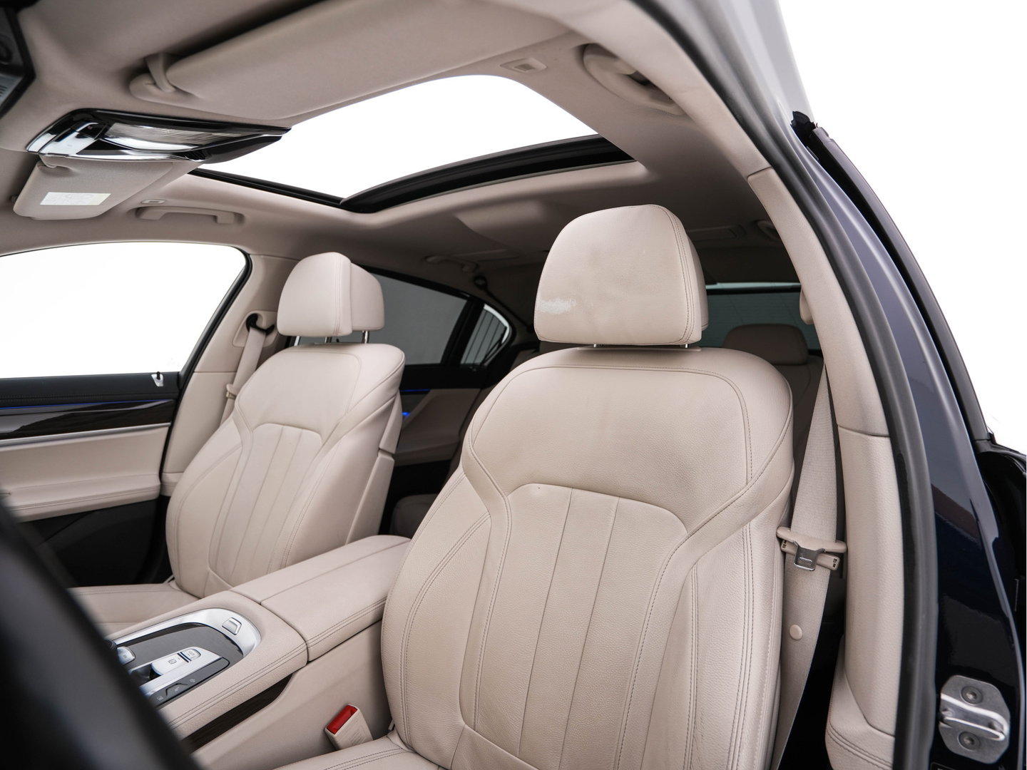 BMW 7 Serie 745Le (Plug-in) (INCL-BTW) *PANO | LEATHER | FULL-LED | HEAD-UP | BLINDSPOT | MEMORY-PACK | DIGI-COCKPIT | KEYLESS | DAB+ | CAMERA | HEATED-COMFORTSEATS | AMBIENTLIGHT | CARPLAY | SHIFTPADDLES | 18''ALU*