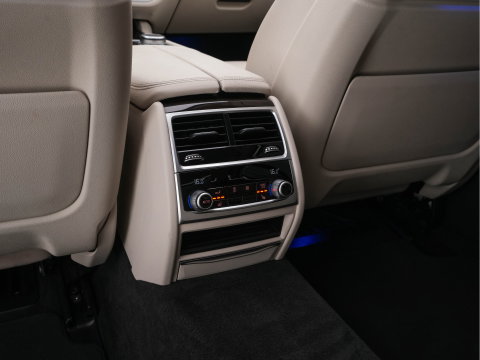 BMW 7 Serie 745Le (Plug-in) (INCL-BTW) *PANO | LEATHER | FULL-LED | HEAD-UP | BLINDSPOT | MEMORY-PACK | DIGI-COCKPIT | KEYLESS | DAB+ | CAMERA | HEATED-COMFORTSEATS | AMBIENTLIGHT | CARPLAY | SHIFTPADDLES | 18''ALU*