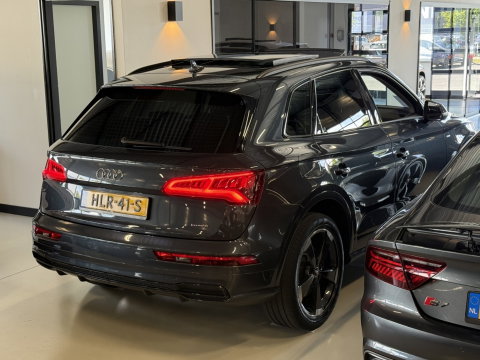 Audi Q5 50 TFSI e 299PK / S-Line / 20'' Rotor / panoramadak / LED