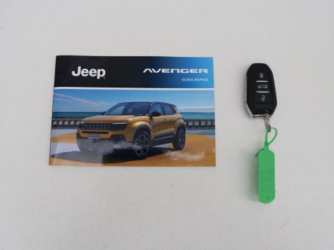 Jeep Avenger Longitude 54 kWh | SOH 97,5% | Adaptive cruise | Carplay | Camera | Full LED | Climate control | Parkeerhulp | Bluetooth | Side Assist | Digital Cockpit
