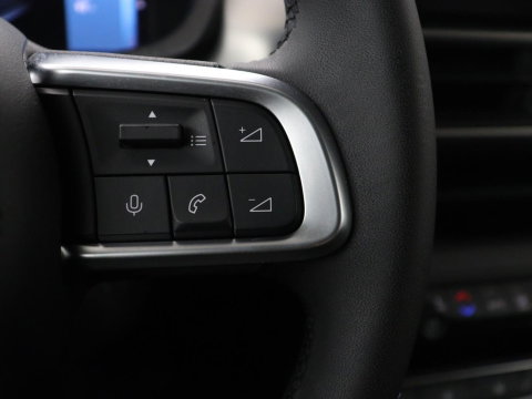 Jeep Avenger Longitude 54 kWh | SOH 97,5% | Adaptive cruise | Carplay | Camera | Full LED | Climate control | Parkeerhulp | Bluetooth | Side Assist | Digital Cockpit