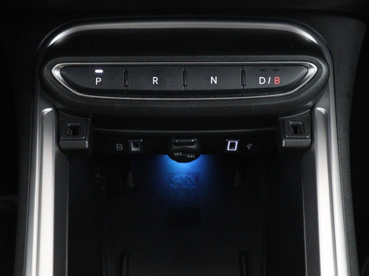Jeep Avenger Longitude 54 kWh | SOH 97,5% | Adaptive cruise | Carplay | Camera | Full LED | Climate control | Parkeerhulp | Bluetooth | Side Assist | Digital Cockpit