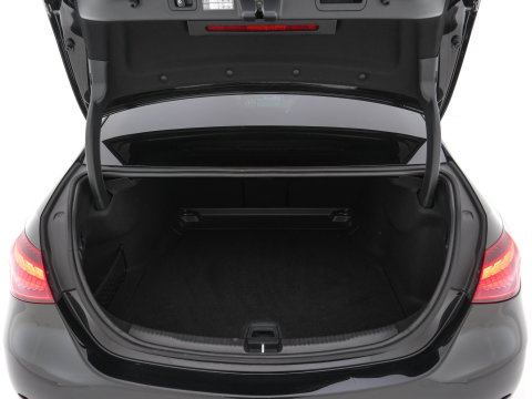 Mercedes-Benz C-Klasse 180 AMG Line (INCL-BTW) *PANO | LEATHER | FULL-LED | HEATED-SPORTSEATS | DIGI-COCKPIT | BLINDSPOT | CAMERA | DAB | AMBIENTLIGHT | SHIFTPADDLES | PRIVACY-GLASS | ECC | PDC | CRUISE | CARPLAY | 18''ALU*