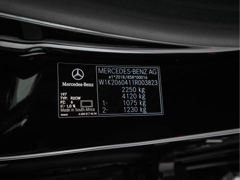 Mercedes-Benz C-Klasse 180 AMG Line (INCL-BTW) *PANO | LEATHER | FULL-LED | HEATED-SPORTSEATS | DIGI-COCKPIT | BLINDSPOT | CAMERA | DAB | AMBIENTLIGHT | SHIFTPADDLES | PRIVACY-GLASS | ECC | PDC | CRUISE | CARPLAY | 18''ALU*