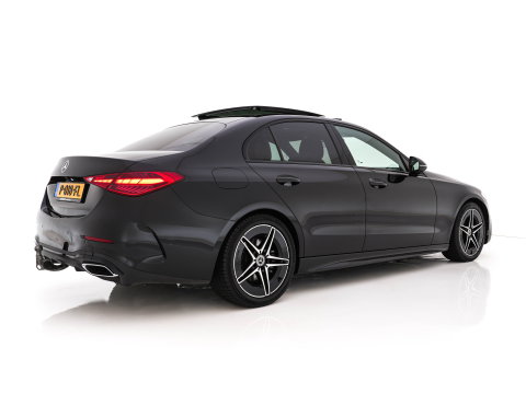 Mercedes-Benz C-Klasse 180 AMG Line (INCL-BTW) *PANO | LEATHER | FULL-LED | HEATED-SPORTSEATS | DIGI-COCKPIT | BLINDSPOT | CAMERA | DAB | AMBIENTLIGHT | SHIFTPADDLES | PRIVACY-GLASS | ECC | PDC | CRUISE | CARPLAY | 18''ALU*