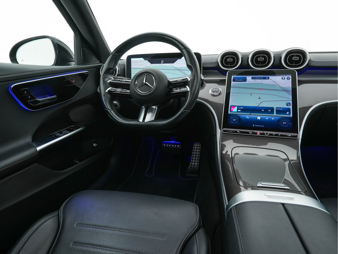 Mercedes-Benz C-Klasse 180 AMG Line (INCL-BTW) *PANO | LEATHER | FULL-LED | HEATED-SPORTSEATS | DIGI-COCKPIT | BLINDSPOT | CAMERA | DAB | AMBIENTLIGHT | SHIFTPADDLES | PRIVACY-GLASS | ECC | PDC | CRUISE | CARPLAY | 18''ALU*