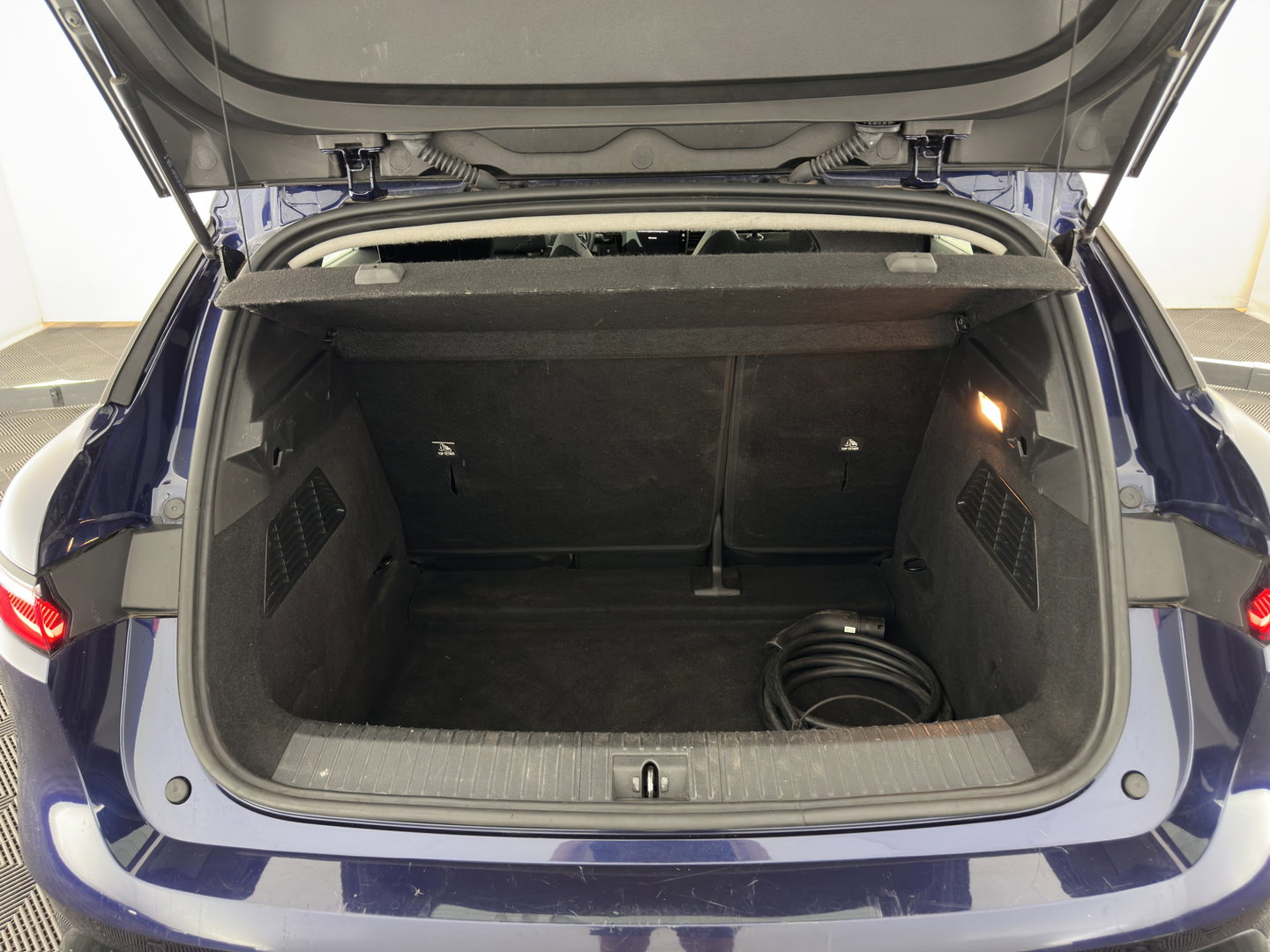 Renault Mégane E-Tech EV60 Optimum Charge Evolution [ 3-Fase ] (INCL-BTW) Aut. *FULL-LED | CAMERA | LANE-ASSIST | KEYLESS | NAVI-FULLMAP | CARPLAY | COMFORTSEATS | DIGI-COCKPIT | ECC | PDC | 18"ALU*