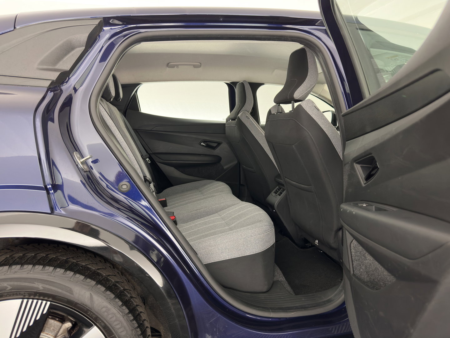 Renault Mégane E-Tech EV60 Optimum Charge Evolution [ 3-Fase ] (INCL-BTW) Aut. *FULL-LED | CAMERA | LANE-ASSIST | KEYLESS | NAVI-FULLMAP | CARPLAY | COMFORTSEATS | DIGI-COCKPIT | ECC | PDC | 18"ALU*