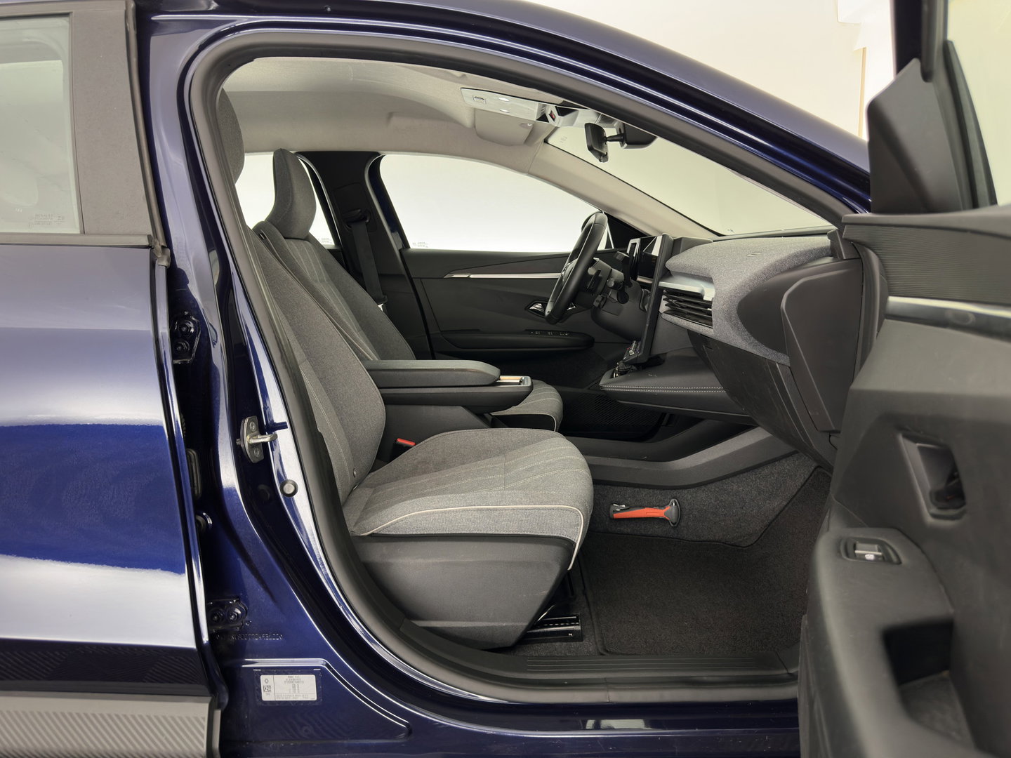 Renault Mégane E-Tech EV60 Optimum Charge Evolution [ 3-Fase ] (INCL-BTW) Aut. *FULL-LED | CAMERA | LANE-ASSIST | KEYLESS | NAVI-FULLMAP | CARPLAY | COMFORTSEATS | DIGI-COCKPIT | ECC | PDC | 18"ALU*