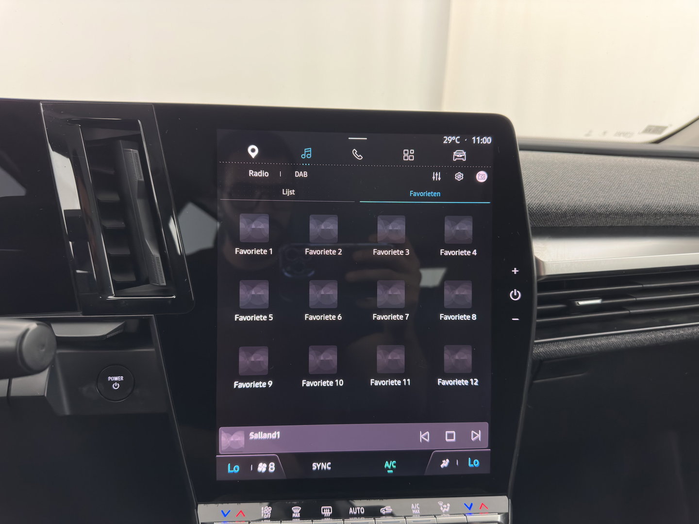 Renault Mégane E-Tech EV60 Optimum Charge Evolution [ 3-Fase ] (INCL-BTW) Aut. *FULL-LED | CAMERA | LANE-ASSIST | KEYLESS | NAVI-FULLMAP | CARPLAY | COMFORTSEATS | DIGI-COCKPIT | ECC | PDC | 18"ALU*