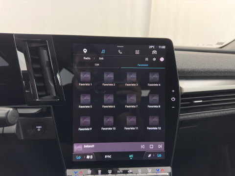 Renault Mégane E-Tech EV60 Optimum Charge Evolution [ 3-Fase ] (INCL-BTW) Aut. *FULL-LED | CAMERA | LANE-ASSIST | KEYLESS | NAVI-FULLMAP | CARPLAY | COMFORTSEATS | DIGI-COCKPIT | ECC | PDC | 18"ALU*