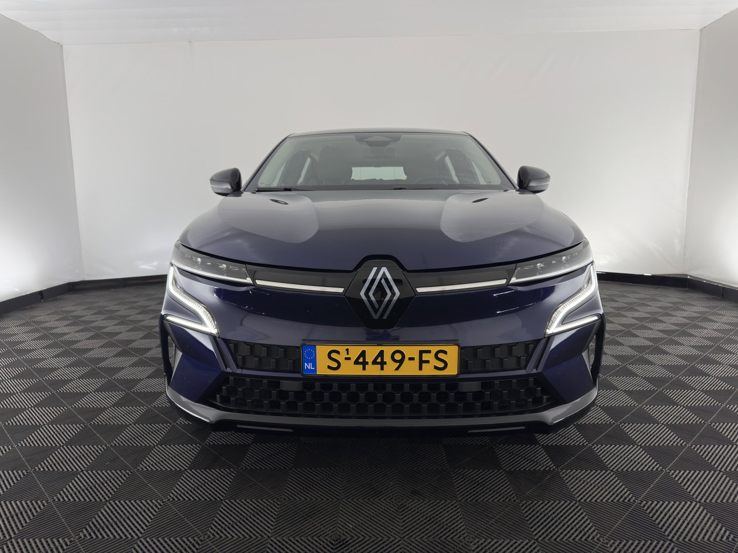 Renault Mégane E-Tech EV60 Optimum Charge Evolution [ 3-Fase ] (INCL-BTW) Aut. *FULL-LED | CAMERA | LANE-ASSIST | KEYLESS | NAVI-FULLMAP | CARPLAY | COMFORTSEATS | DIGI-COCKPIT | ECC | PDC | 18"ALU*
