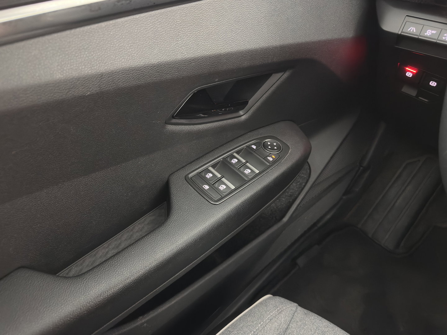 Renault Mégane E-Tech EV60 Optimum Charge Evolution [ 3-Fase ] (INCL-BTW) Aut. *FULL-LED | CAMERA | LANE-ASSIST | KEYLESS | NAVI-FULLMAP | CARPLAY | COMFORTSEATS | DIGI-COCKPIT | ECC | PDC | 18"ALU*