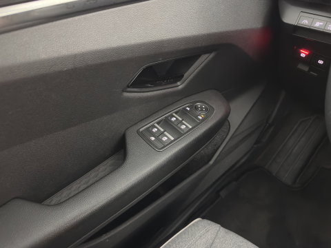 Renault Mégane E-Tech EV60 Optimum Charge Evolution [ 3-Fase ] (INCL-BTW) Aut. *FULL-LED | CAMERA | LANE-ASSIST | KEYLESS | NAVI-FULLMAP | CARPLAY | COMFORTSEATS | DIGI-COCKPIT | ECC | PDC | 18"ALU*