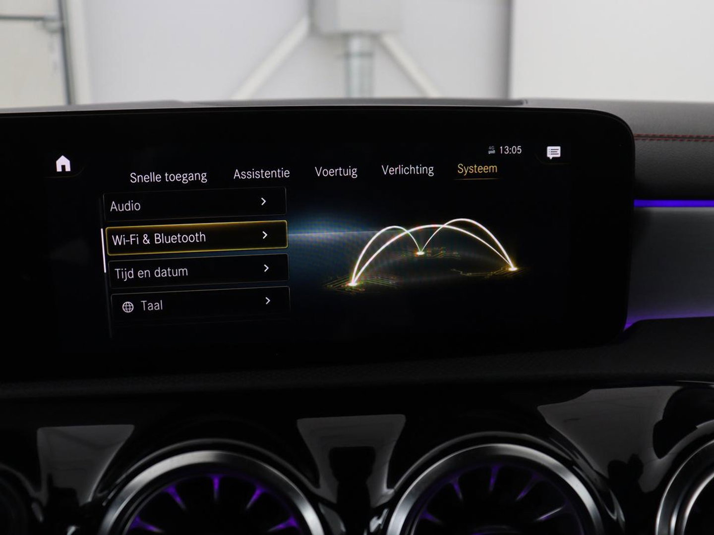 Mercedes-Benz CLA-Klasse Shooting Brake 180 Business Solution AMG | Panoramadak | Stoelverwarming | Memory | Sfeerverlichting | Matrix LED | Leder/Alcantara | Side Assist | Widescreen | Navigatie | Camera | Climate control